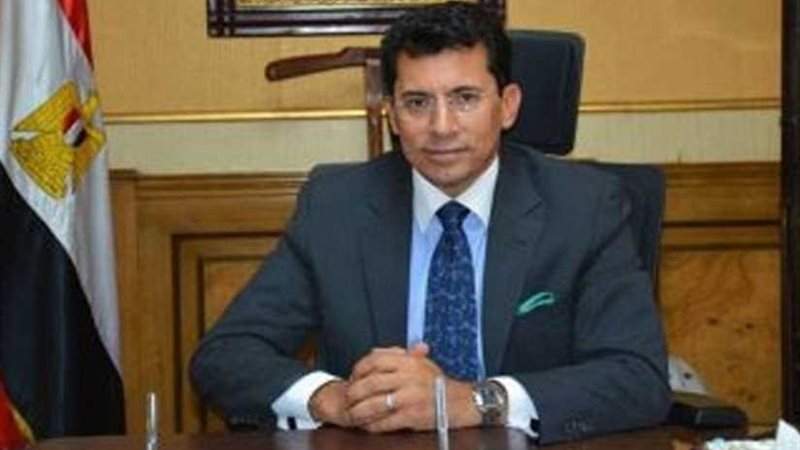 وزير الرياضة يهنئ