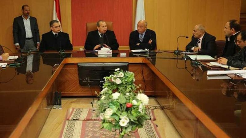 محافظ كفر الشيخ يناقش