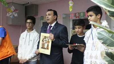 أطفال مصريون يروجون للسياحة فى روسيا 