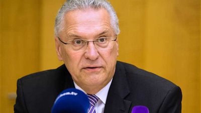 وزير داخلية ألمانيا: جماعة الإخوان تتبنى مواقف لا يمكن التوفيق بينها وبين مقتضيات دستورنا