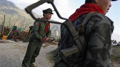 الجيش الإندونيسي يعلن مقتل متمرد وإصابة جندي جراء اشتباكات