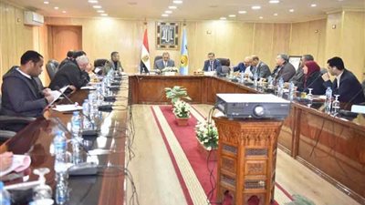 محافظ أسيوط يلتقي أعضاء مجلس النواب لمناقشة مقترحات تطوير منظومة التموين..(صور)