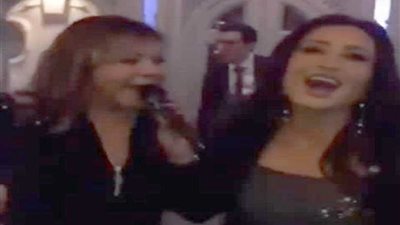 بعد سنوات من الخصام..علاقة 