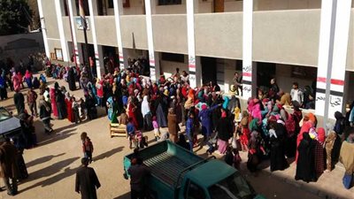 فحص 3500 مريض بقافلة الأزهر الطبية في سوهاج