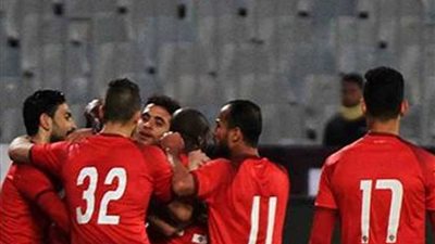 الأهلي يتخطى عقبة سموحة ويقتنص أول فوز مع لاسارتي