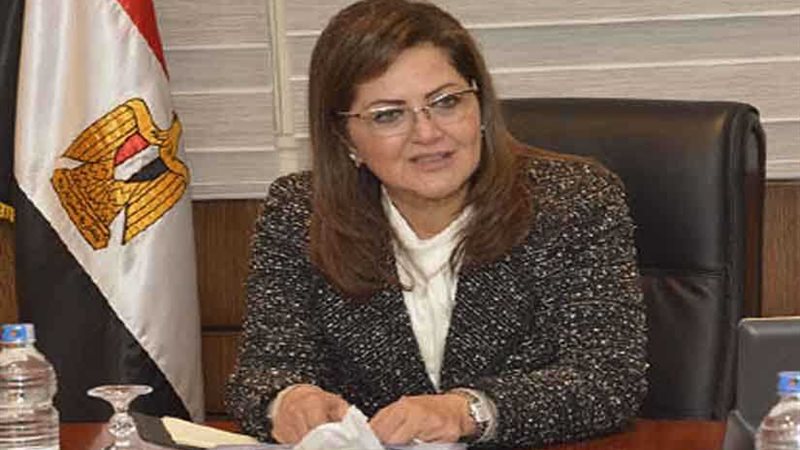 التخطيط تشارك بالمائدة