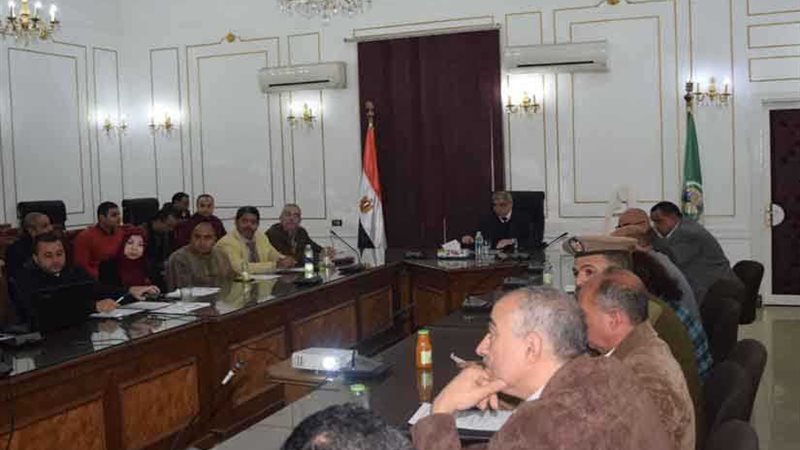 محافظ المنيا يطالب
