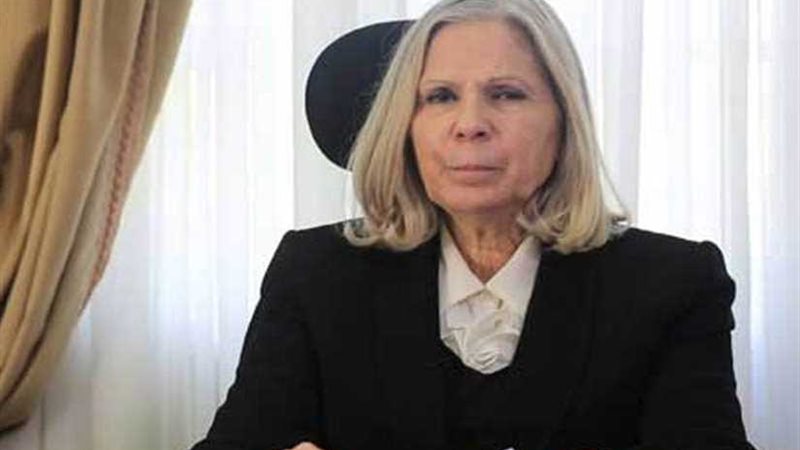 أبو غزالة: إقامة