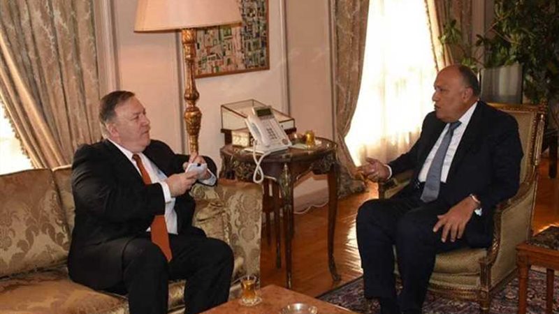 وزير الخارجية يعقد