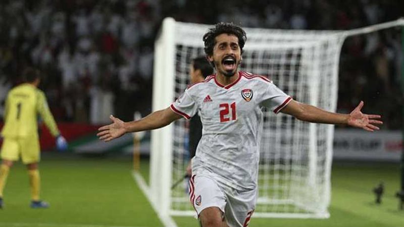 الإمارات تفوز على