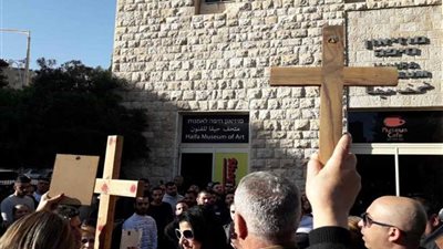 الاحتلال عدو الأديان.. اعتقالات وإصابات خلال قمع احتجاجا على إساءة للمسيح في حيفا