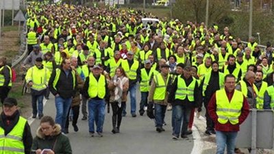 توافد آلاف المتظاهرين من حركة 