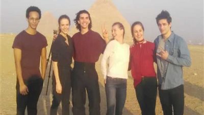 فريق أوبرا باريس يزور منطقة الأهرامات