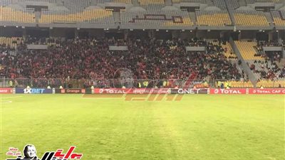 بالصور.. جماهير الأهلي تتزايد في برج العرب