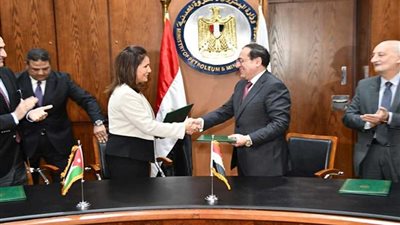 مصر والأردن توقعان اتفاقيات بيع وشراء الغاز الطبيعي بين البلدين