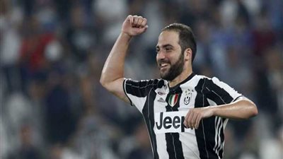 تشيلسي يتعاقد مع المهاجم الأرجنتيني هيجواين