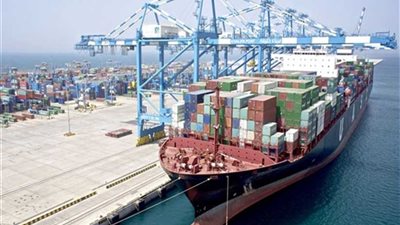 تداول 30 سفينة حاويات وبضائع عامة بموانئ بورسعيد
