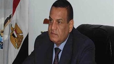 محافظ البحيرة يستمع لشكاوى المواطنين عقب الصلاة في 