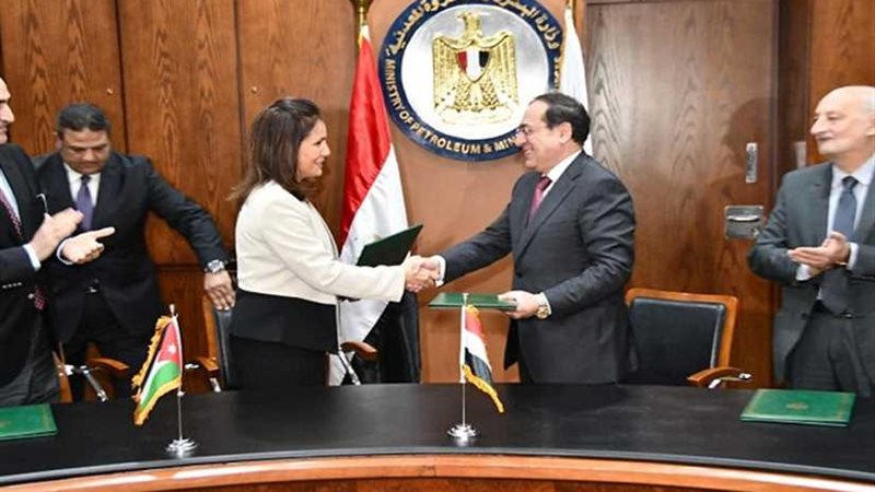 مصر والأردن توقعان