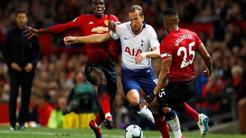 فوز مانشستر يونايتد