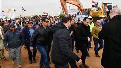 رئيس الوزراء يتفقد فيلات 