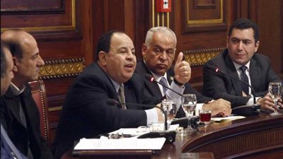 وزير الصناعة : الوزارة تولي اهتماما كبيرا بإنشاء المجمعات الصناعية