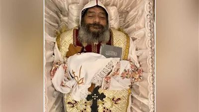 نظرة وداع على جثمان القمص 