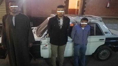 ضبط سائق وكهربائي كونا عصابة لسرقة السيارات بأسيوط