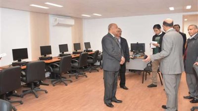 نائب رئيس جامعة أسيوط يشيد بسفارة المعرفة