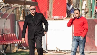 الخطيب يعاين ملعب التتش تمهيدًا لإصلاحه