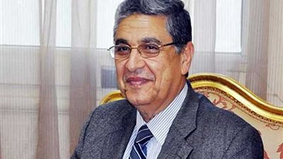 تعيين أول سيدة رئيسا لشركة نقل الكهرباء