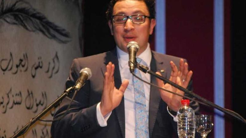 إبداعات خليفة الشعرية