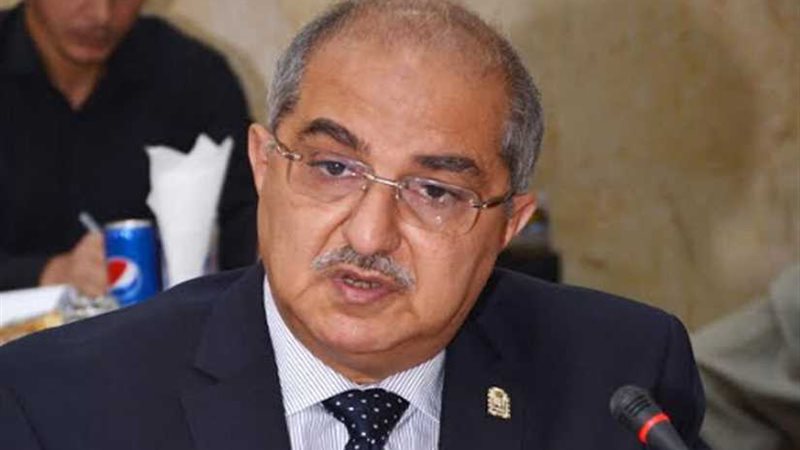 الجمال يجيب عن أسئلة