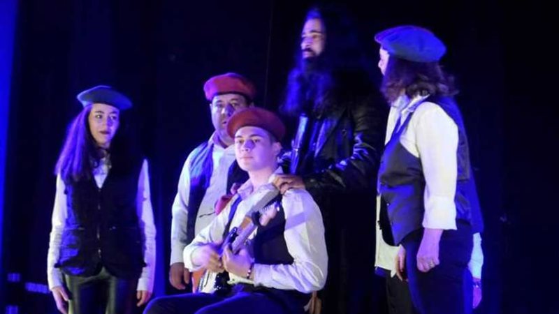 السلام يستقبل المسرحية