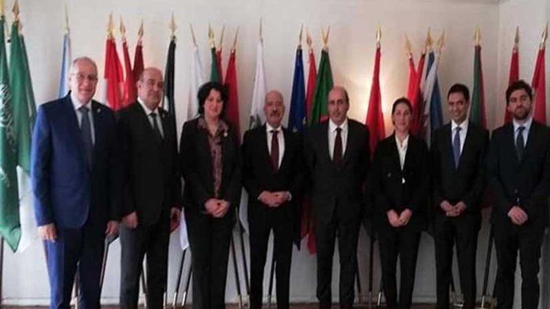 وفد برلماني يزور