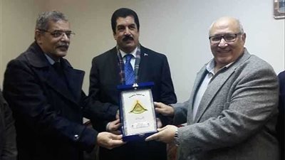 المغربي يستقبل أساتذة الجراحة بالجامعات