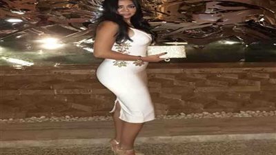 رانيا يوسف تتألق بفستان أبيض.. ومتابعوها: 