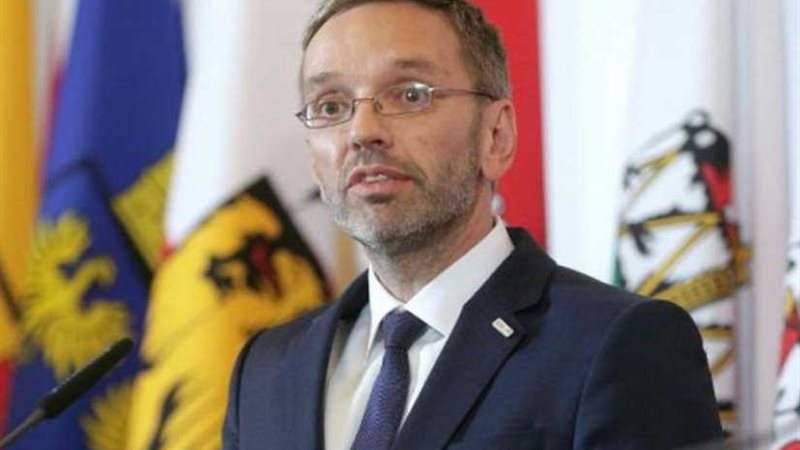 النمسا: ترحيل اللاجئين