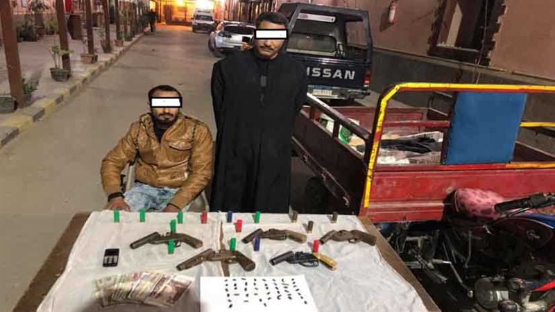 ضبط أسلحة وحشيش بحوزة