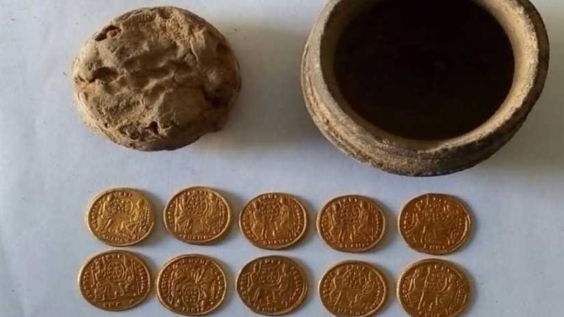 الكشف عن عملات ذهبية