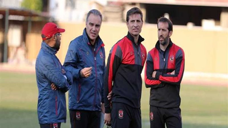 لاسارتي يجتمع بلاعبي