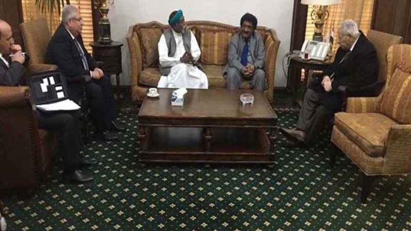 مكرم يلتقي السفير