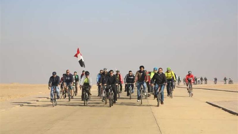 وزير الرياضة يقود