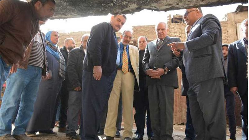 محافظ الجيزة داخل