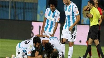 طاقم تحكيم إماراتي لمباراة بيراميدز وطلائع الجيش