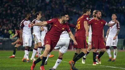 روما يفوز على تورينو 3-2 في الدوري الإيطالي