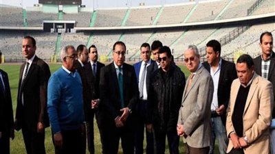 رئيس الوزراء يتابع أعمال تطوير استاد القاهرة