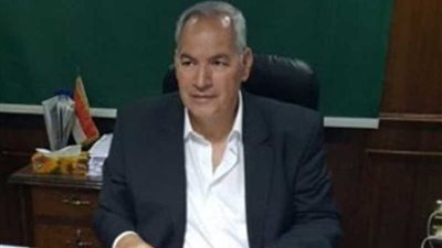 يلقي بزوجته الحامل من 