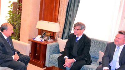 وزير التجارة وممثلو 