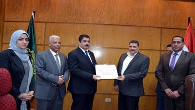 محافظ القليوبية يقدم التهنئة لرجال الشرطة بمناسبة عيدهم وثورة 25 يناير